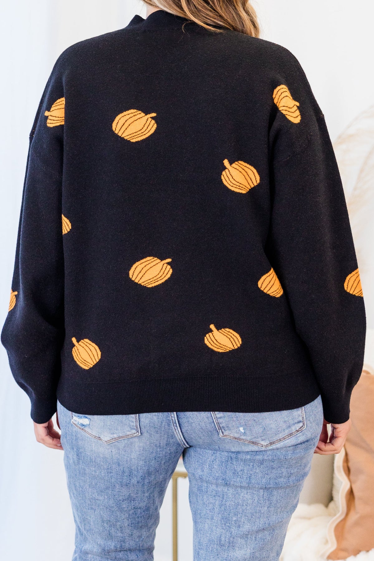 Women's Black Pumpkin Halloween Sweater - Cozy Fall Jacquard Pullover