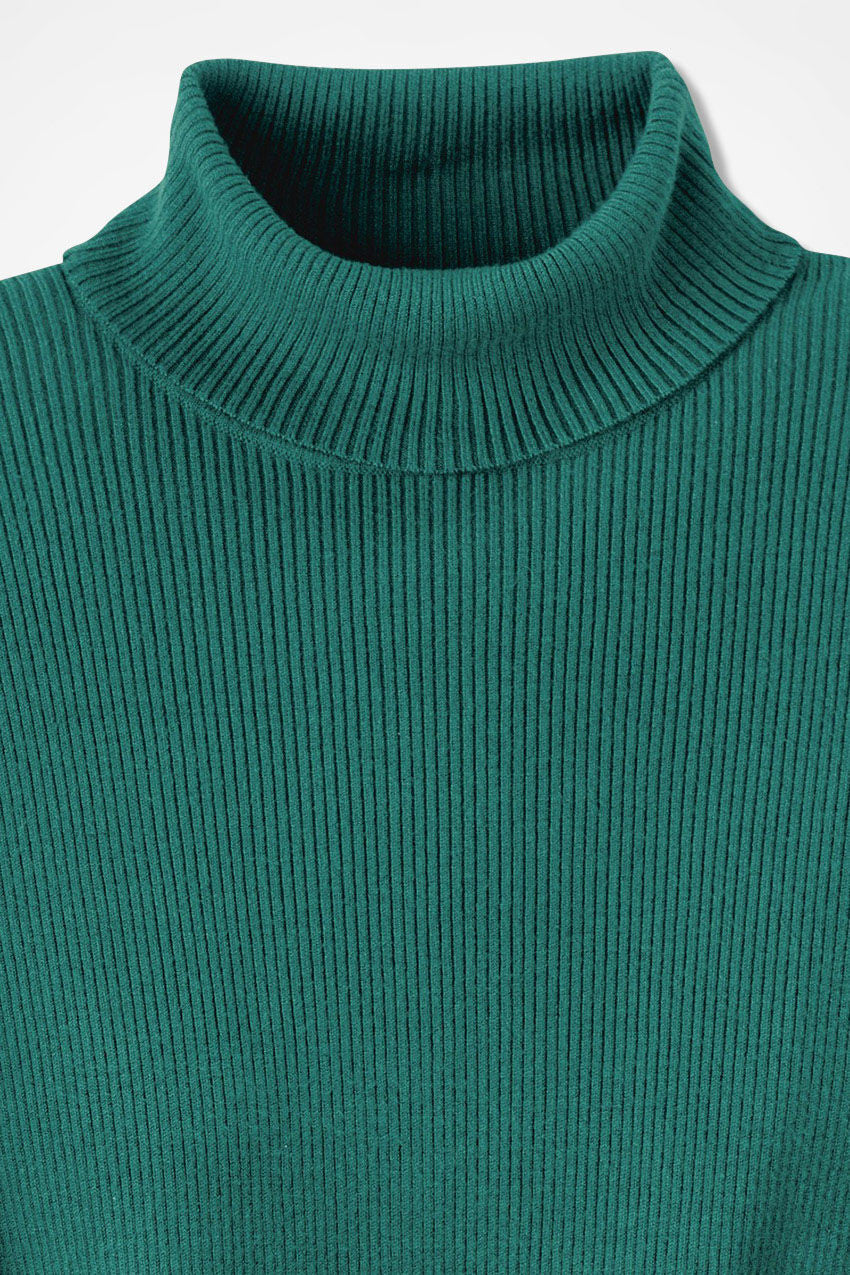Women's Fine-Gauge Ribbed Turtleneck Sweater