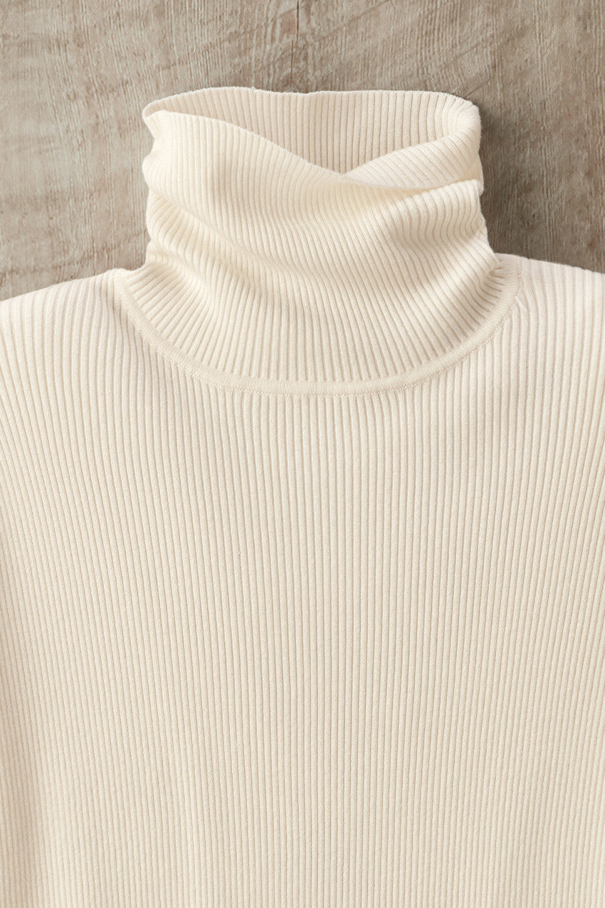 Women's Fine-Gauge Ribbed Turtleneck Sweater