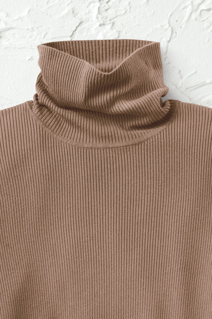 Women's Fine-Gauge Ribbed Turtleneck Sweater