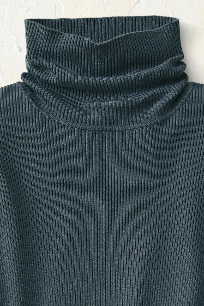 Women's Fine-Gauge Ribbed Turtleneck Sweater